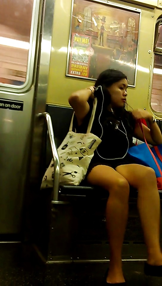 Free New York Subway Girls Asian Mini Skirt photos