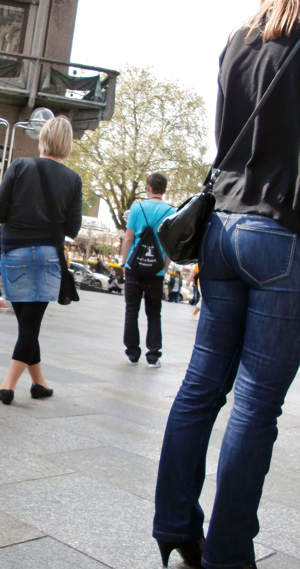 Free Downtown Toronto- She seemed like a Tourist - Nice Jeans photos