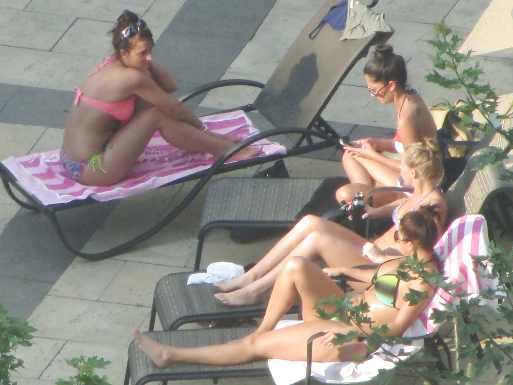 Free BFF's hangin by the Pool - Toronto , Ontario Canada photos