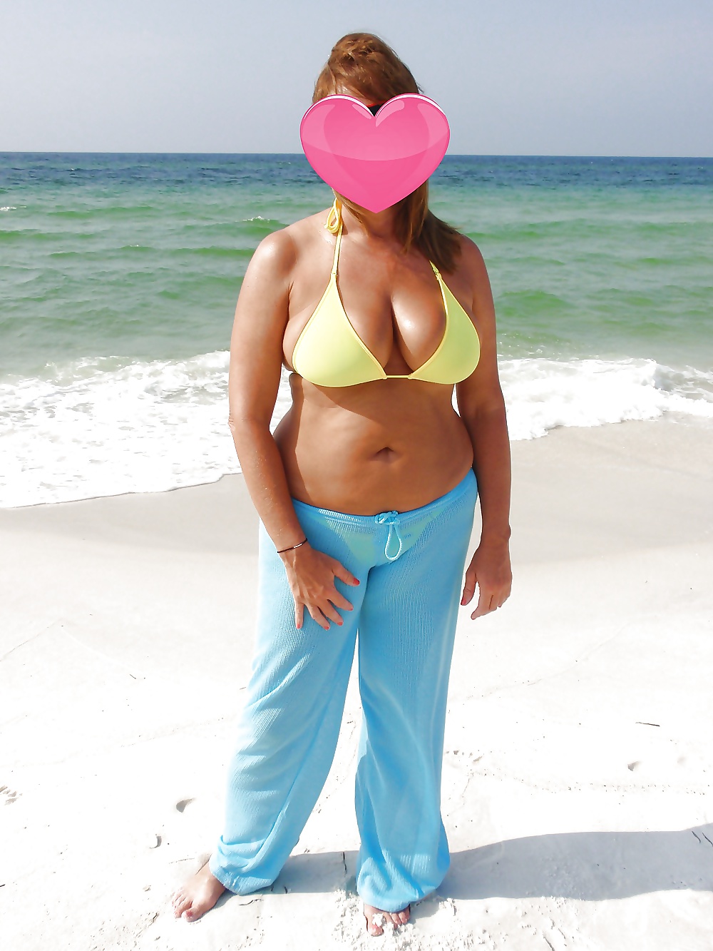 Free Bikini Beach Topless Sexy dressed 18 photos