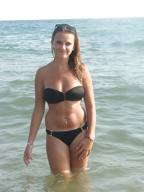 Free Bikini girls 2 photos