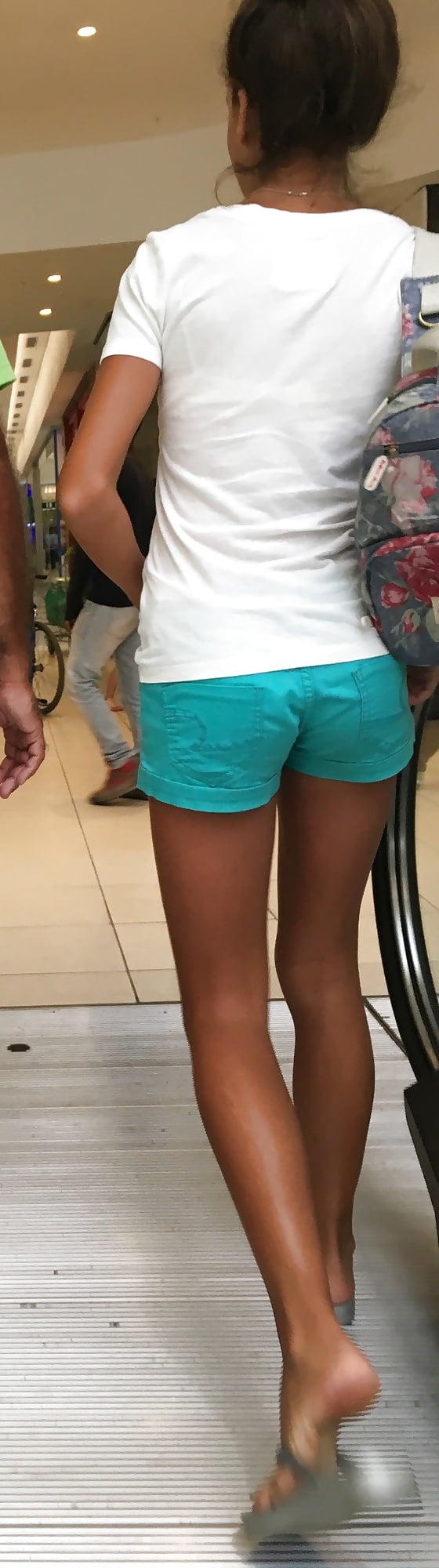 Free 2 Sexy tight mall teens photos