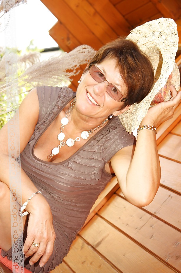 Free moms,milfs photos
