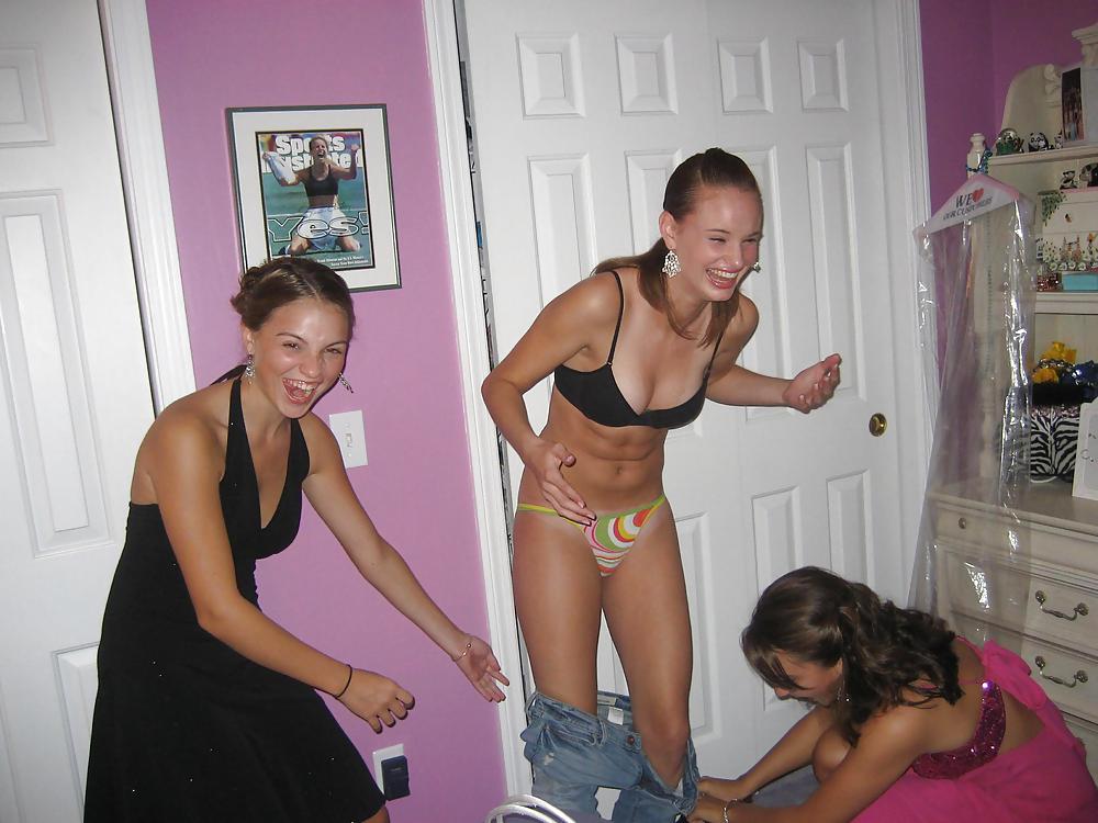 Free TOTALLY NAKED AND VERY EMBARRASSED TEEN GIRLS!!! photos