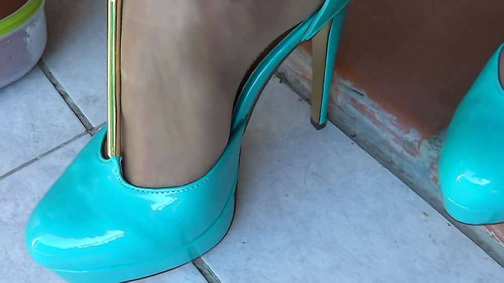 Free Blue high heels photos
