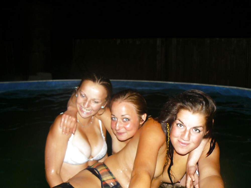 Free Swimming Teens From,SmutDates photos