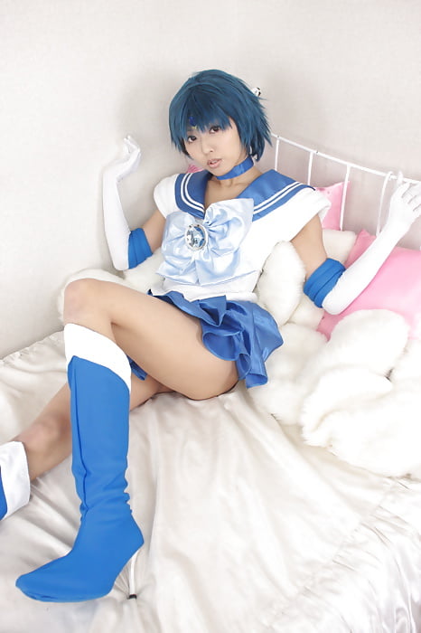 Free sexy Sailor Mercury Cosplay photos