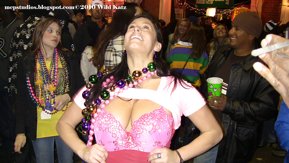 Free Mardi Gras Tits for Beads 2010 DVD photos